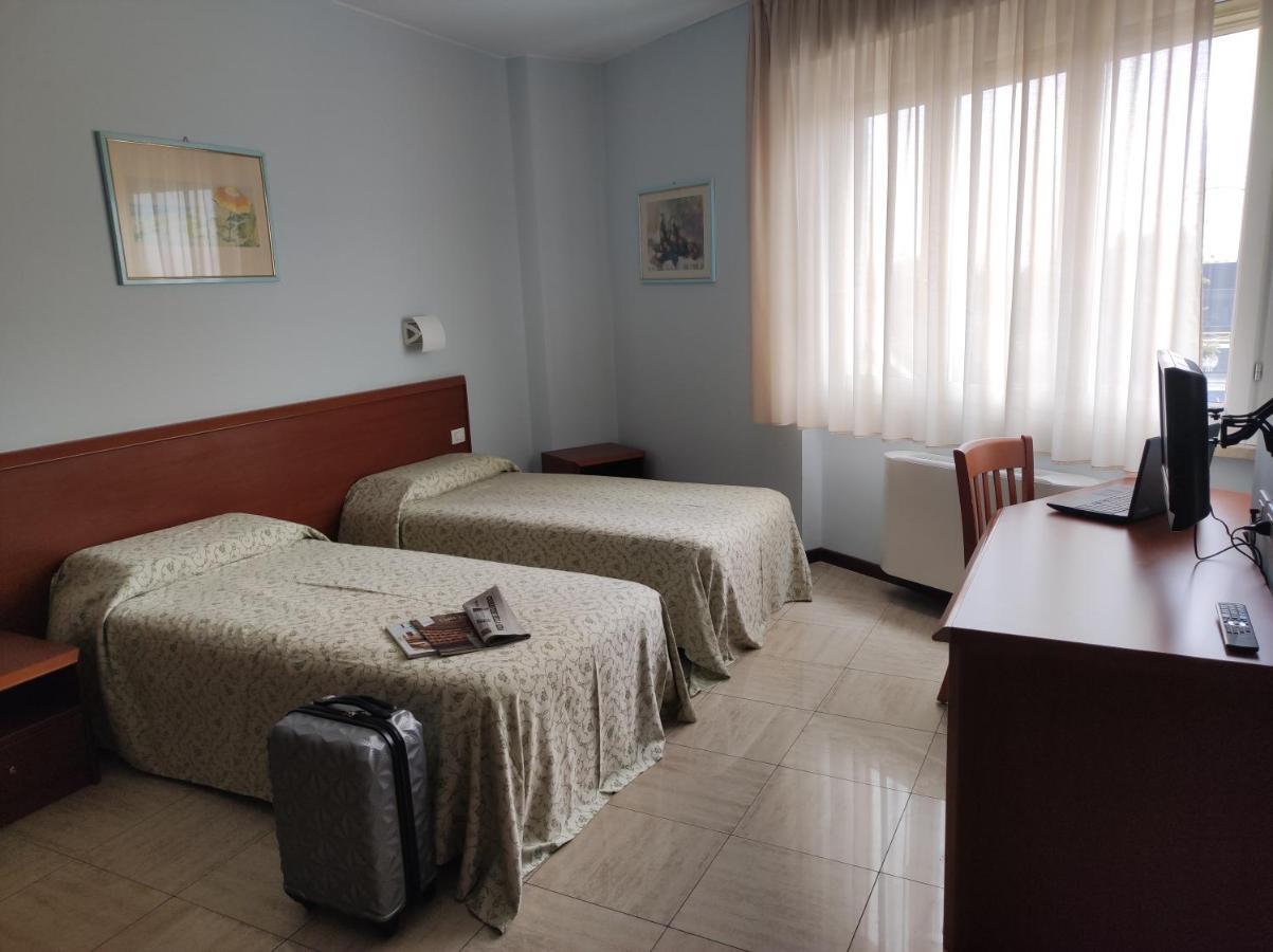ברשה Hotel Industria מראה חיצוני תמונה